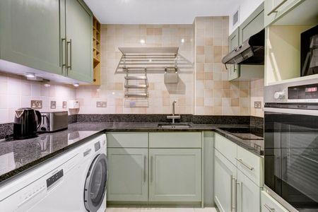 Fitzroy Square - Photo 3