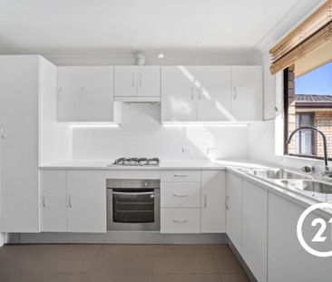 2 Bedroom Unit - As New Carpet and Blinds - Photo 2