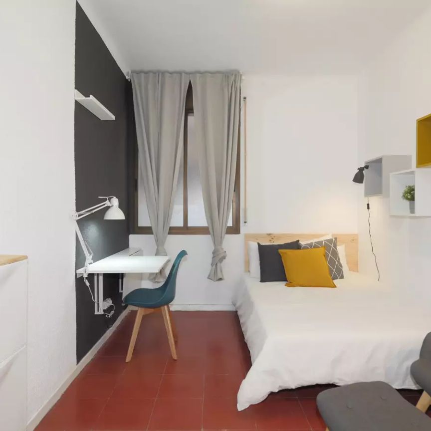 Stylish room for rent in 4-bedroom apartment in Gracia - Foto 1