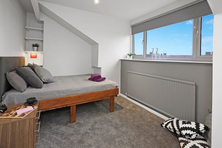 4 bedroom terraced house to rent - Photo 2