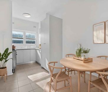 Paddington 1 Bedroom + Sunroom apartment in convenient location - Photo 6