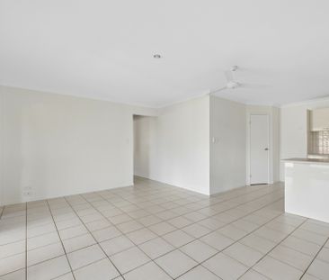 Spacious Family Living in Upper Coomera - Photo 3