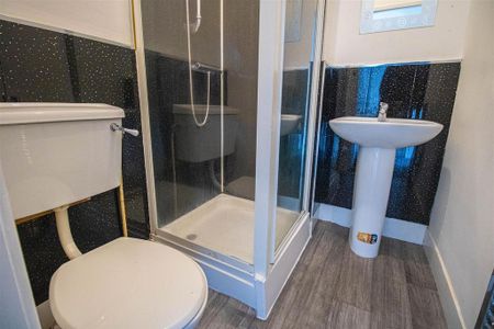 2 bedroom terraced house to rent - Photo 3