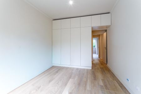 2 Bedroom Apartment with Balcony in the Heart of Monte do Estoril – 10 Minutes from the Beach - Photo 4