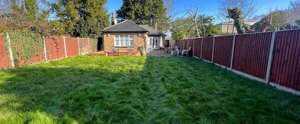 Pooley Green Road, Egham, Surrey, TW20 8AL - Photo 1
