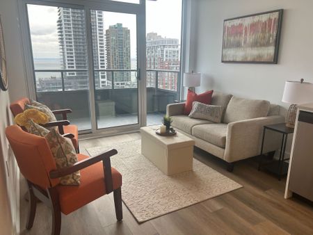 For Lease - 2088 James Street, Burlington, Ontario - Photo 4