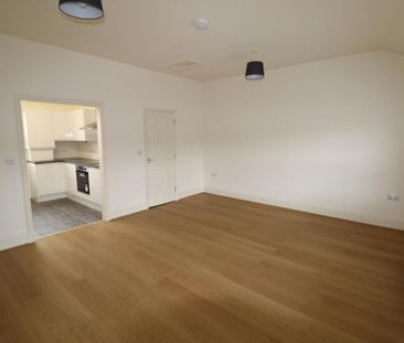3 bedroom apartment to rent - Photo 6