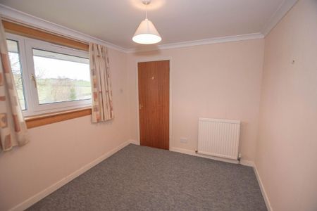 4 bedroom detached house to rent - Photo 3