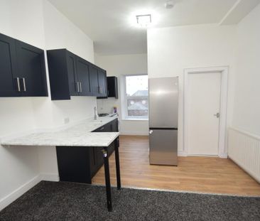 4 bedroom flat to rent - Photo 3