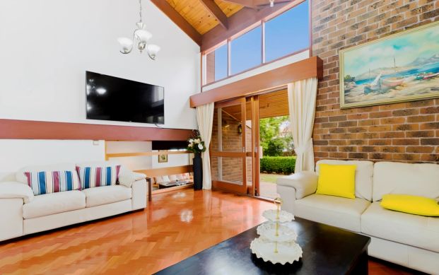 4 Bed, 2 Bath - Photo 1