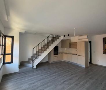 Dúplex de alquiler en Calle Jimera de Libar, N25, Distrito Zeta - R... - Photo 1