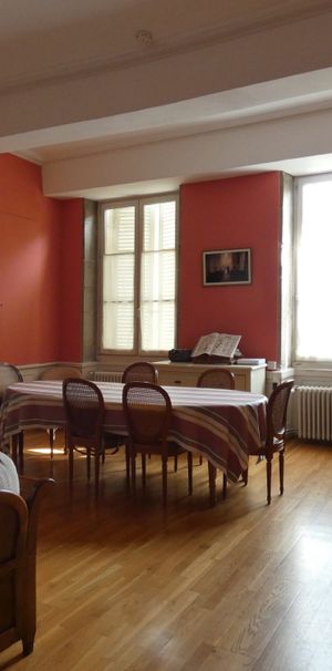 Location Appartement 4 pièces 159m² BELLEY 01300 - Photo 1