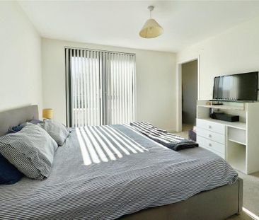 3 bedroom end of terrace house to rent - Photo 4