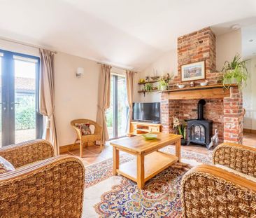 2 bedroom barn conversion to rent - Photo 1