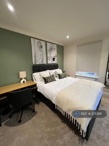 1 bedroom in a house share to rent - Photo 4