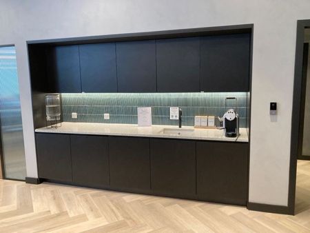 2 Bed Flat, Very Near Mary Neuner Road Area, N8 - Photo 3