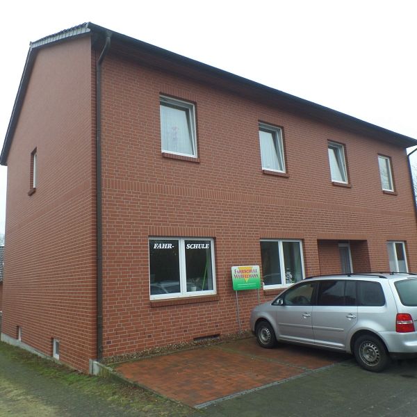 neu renovierte , gemütliche , große DG Wohnung in gepflegtem Haus - Photo 1