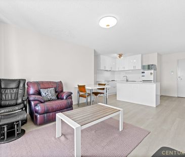 Modern Apartment with Stunning Views - Photo 2