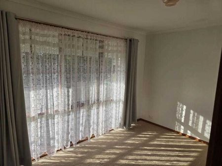 15 Keats Crescent - Photo 4