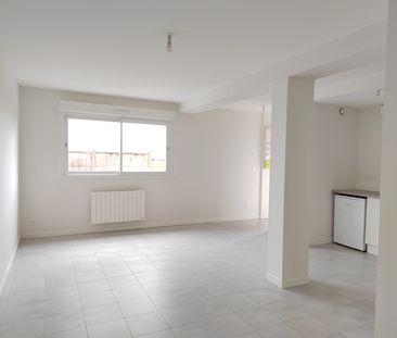 Location Appartement 1 pièce 31m² FLEURY LES AUBRAIS 45400 - Photo 1