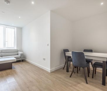 2 bedroom flat to rent - Photo 2