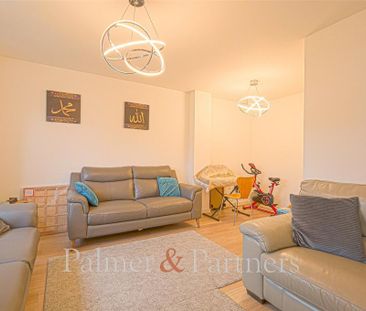 4 bedroom terraced house to rent - Photo 3