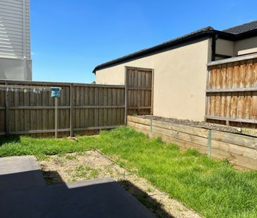 30 Sasha Crescent, Truganina VIC, Belconnen - Photo 5