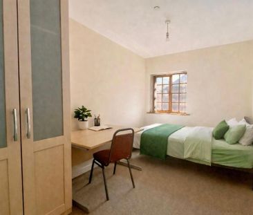 3 bedroom flat to rent - Photo 6