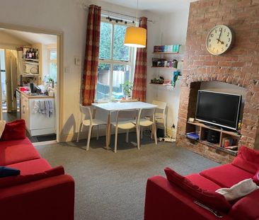 4 Bed Semi-Detached House, City Road, NG7 - Photo 4