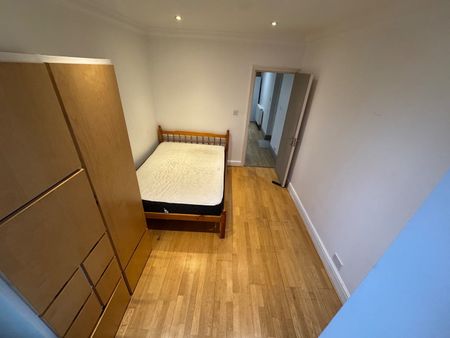 1 Bed Flat, Pennine Drive, NW2 - Photo 4