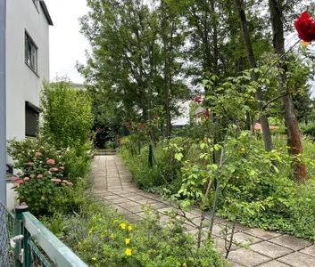 Moderne, helle, sanierte 2-Zimmer Wohnung mit Garten in herrlicher, ruhiger Lage - Photo 3