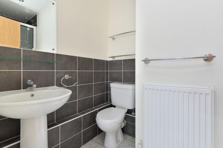 2 bedroom apartment to rent - Photo 3