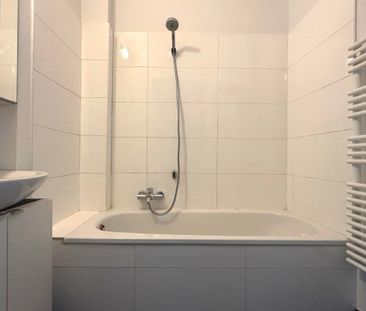 Lichtrijk en ruim éénslaapkamerappartement gelegen aan het Sint-Ann... - Photo 5