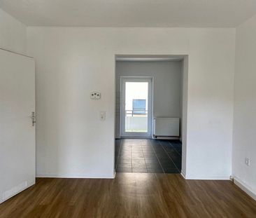 Sanierte 2-Zimmer-Wohnung mit Balkon und Tageslichtbad - Foto 2