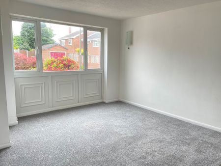 3 bedroom semi-detached to let - Photo 3