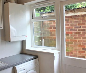 3 bedroom end of terrace house to rent - Photo 6