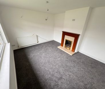 Kinfare Drive, Tettenhall Wood, Wolverhampton - Photo 1