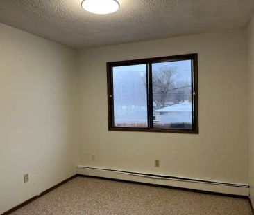5922 – 59 Avenue — 1 - Photo 5