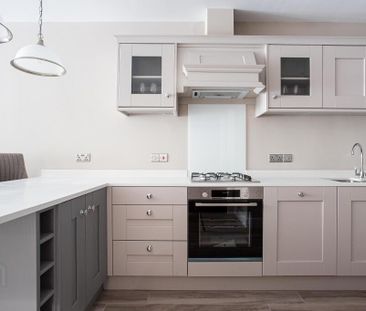 Lesley Park Royal, 1 Rosepark Gardens, Belfast, BT5 7LW - Photo 1