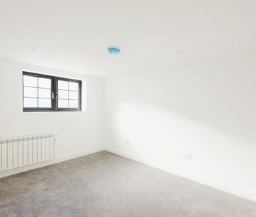 3 bedroom flat to rent - Photo 6
