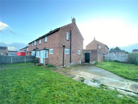 Beech Close, West Drayton, UB7 - Photo 5