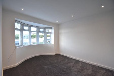 4 bedroom bungalow to rent - Photo 2