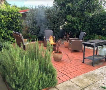 Altona Meadows - Photo 3