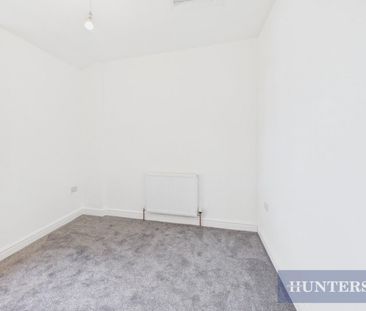 1 bedroom Flat To Let - Photo 4