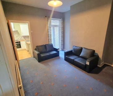 4 bedroom terraced house to rent - Photo 1