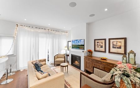 For Lease - 24 Mann Avenue, Toronto, Ontario - Photo 2