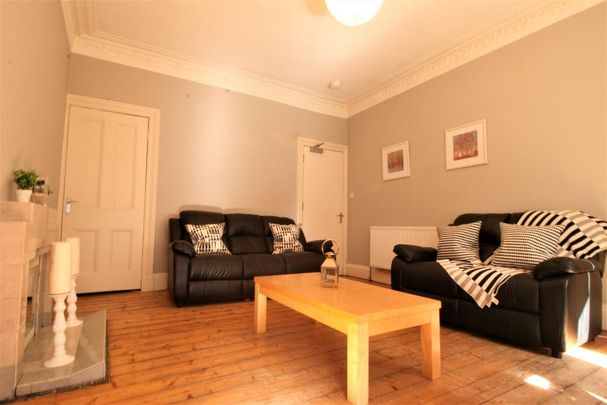 3 bedroom flat to rent - Photo 1