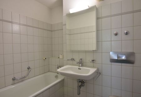 2.5 Zimmer, 1. Stock - Photo 3