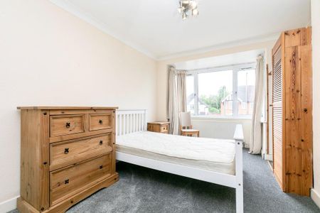 4 bedroom detached house to rent - Photo 3