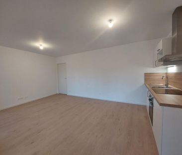Location Appartement 2 pièces 49m² DEVILLE LES ROUEN 76250 - Photo 1